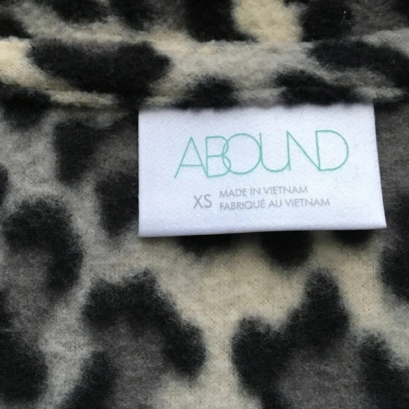 Abound Giada Leopard Print Fleece Sweatshirt XS Nordstrom Animal NWT - Picture 3 of 6